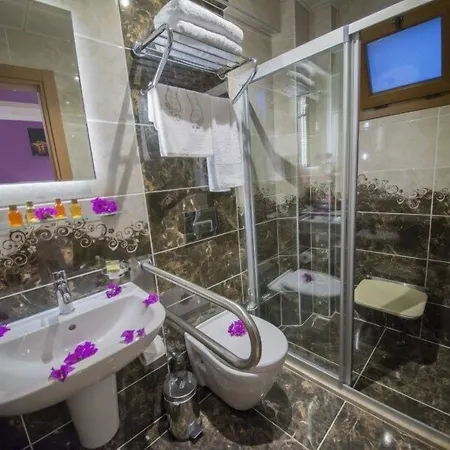 Hotel Kayi 2*