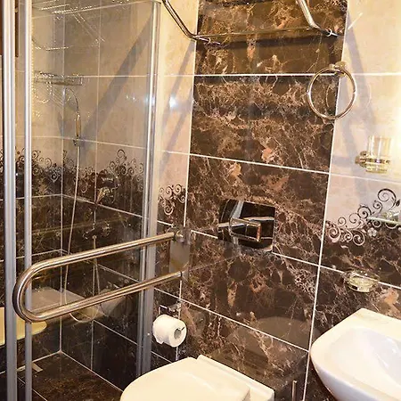 Kayi Hotel 2*